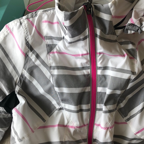 Lululemon Run Hustle running jacket - Picture 4 of 4